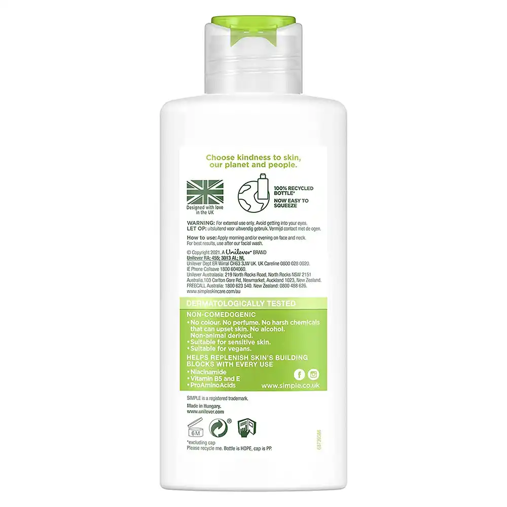 کرم مرطوب کننده و آبرسان لایت سیمپل Simple Kind To Skin Hydrating Light Moisturiser